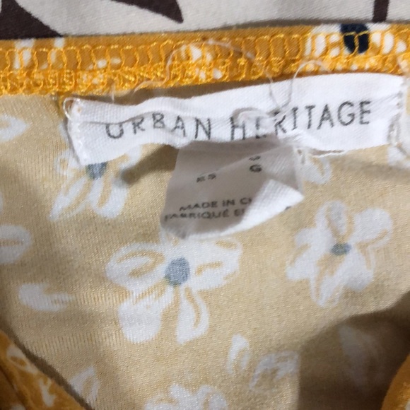 Urban heritage Yellow floral crop top - Picture 3 of 4